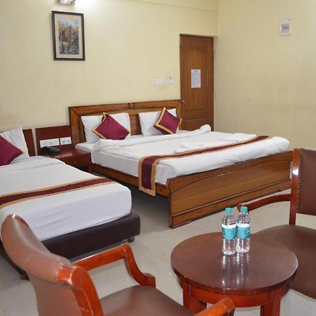 White Bricks Inn Бангалор Экстерьер фото