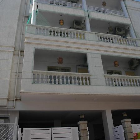 White Bricks Inn Бангалор Экстерьер фото