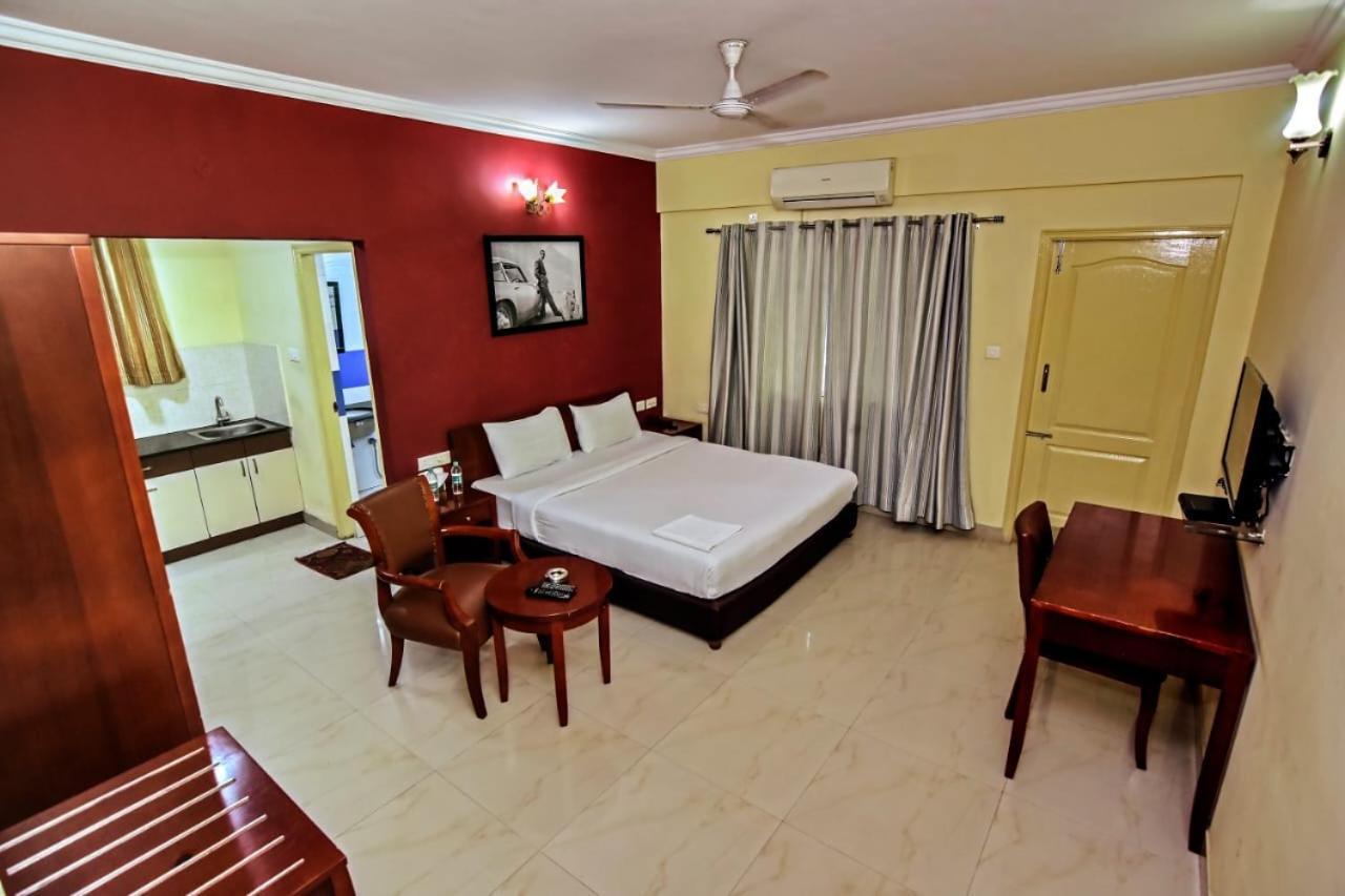 White Bricks Inn Бангалор Экстерьер фото