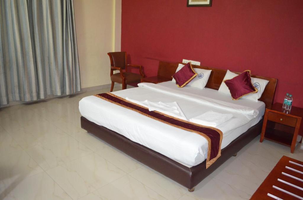 White Bricks Inn Бангалор Экстерьер фото