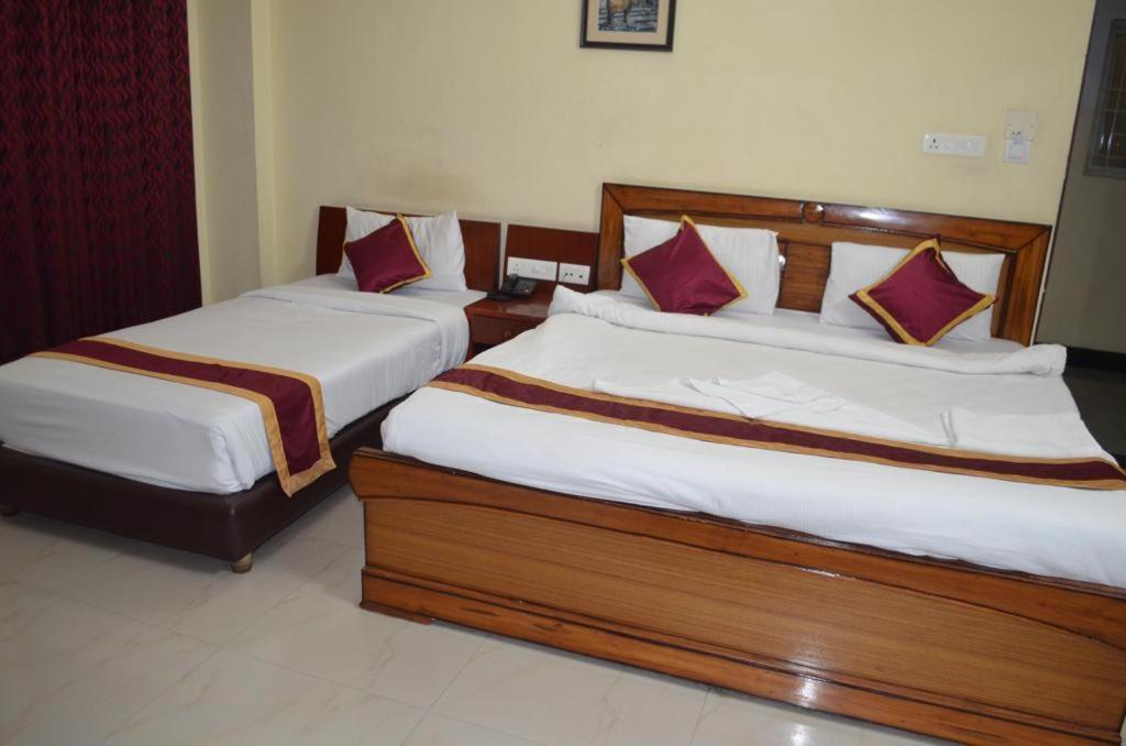 White Bricks Inn Бангалор Экстерьер фото